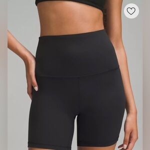 EUC NAVY LULULEMON  6 “ high rise align shorts